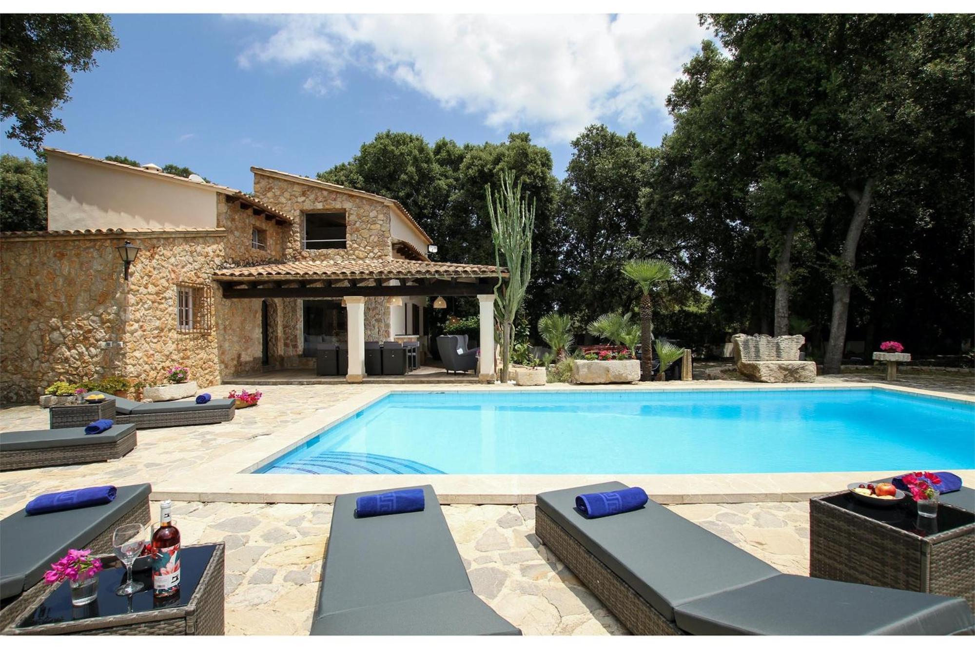 Distinguished Pollensa Villa - 4 Bedrooms - Villa Segu Cini - Recently Renovated With Modern Interior Exterior photo